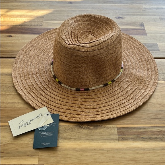 Universal Thread Accessories - NWT Straw Hat Vaca Ready Universal Thread